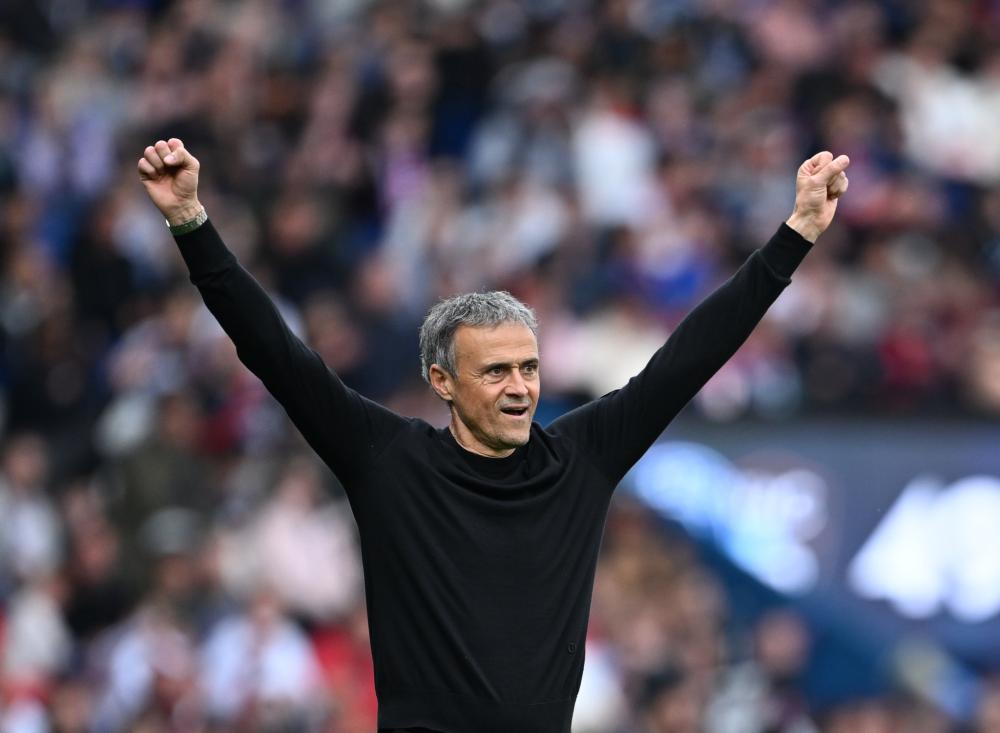 97年的NBA选秀发生什么大事？全联盟为状元集体摆烂？.